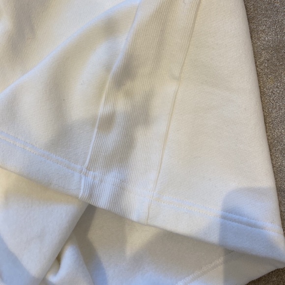 Aritzia Sweatshort - Picture 3 of 4